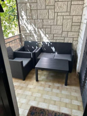 Villa Hanka Umag - 3 verschiedene Whg - 40 qm 3 Pers, 50 qm bis 4 Pers oder 70 qm bis 5 Pers, Balkone, nur 70 m zum Strand, von 3 bis max 5 Personen, WLAN, SAT-TV, Klima, Küche, Parkplätze,ruhig geleg